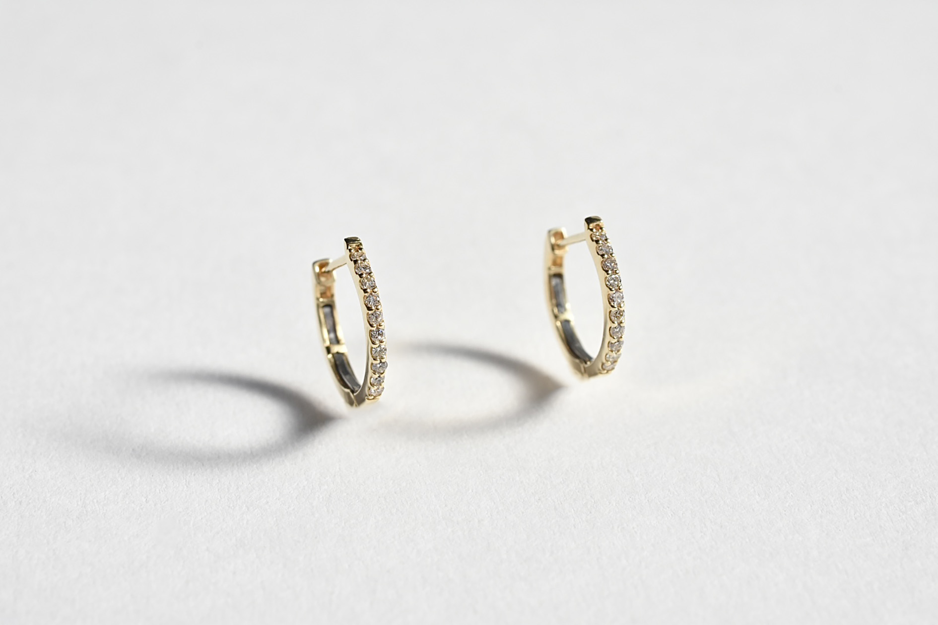 K18バネダイヤモンドフープピアス0.1ct (7)