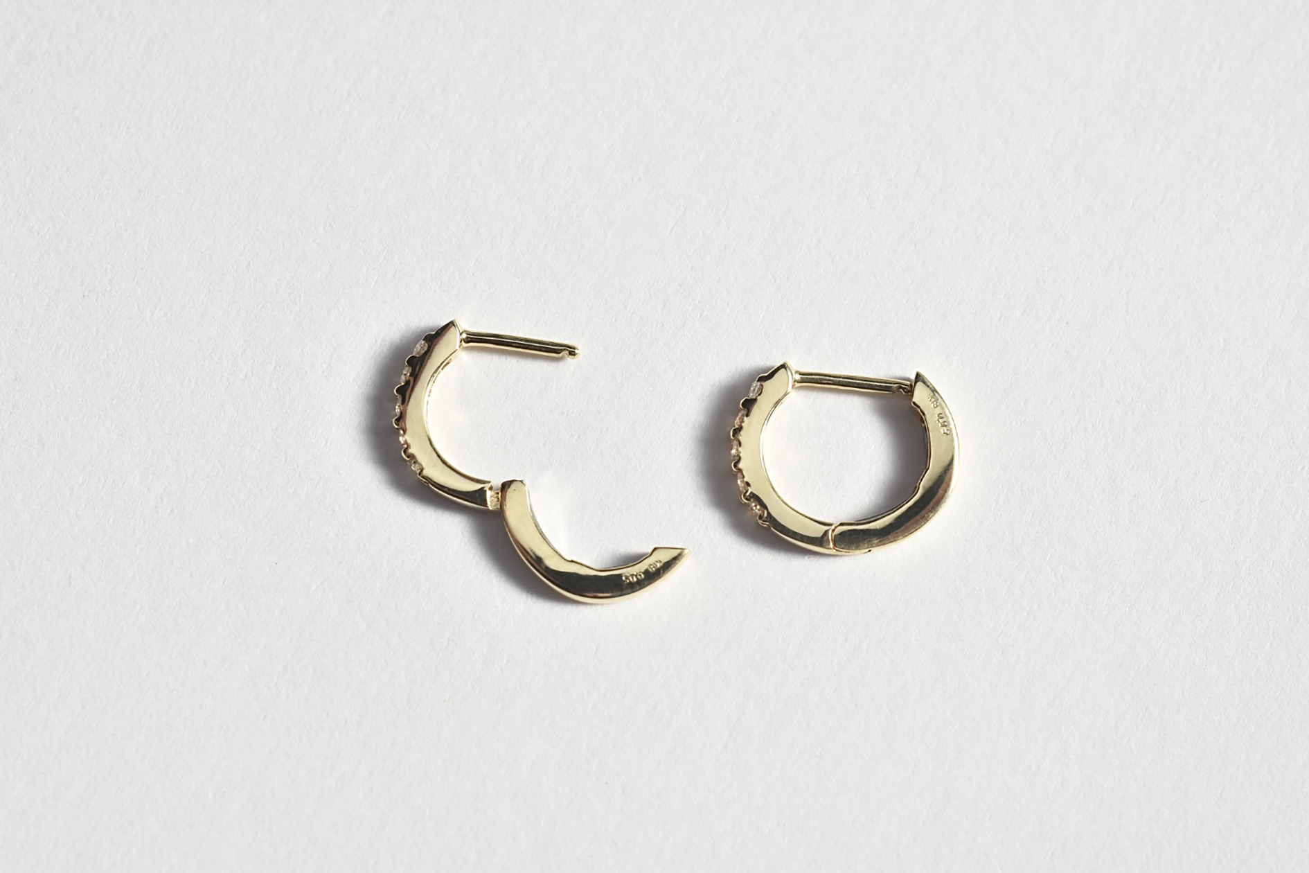 K18バネダイヤモンドフープピアスS0.1ct (5)