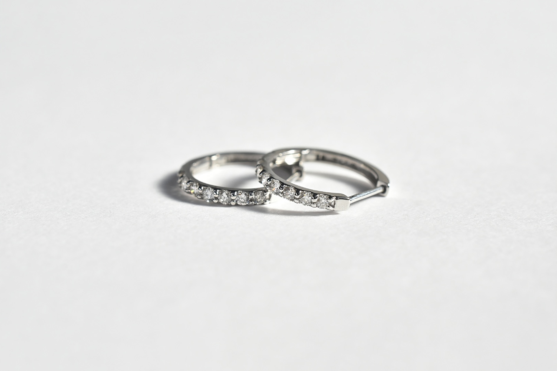 Ptダイヤモンドフープピアス0.2ct (4)